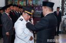 Caption: prosesi pelantikan pejabat eselon III dan IV oleh Bupati Sampang H Slamet Junaidi, (sumber foto: Diskominfo Sampang). 