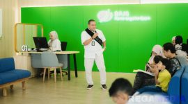 Caption: Kepala Kantor Cabang Madura, Indriyatno, turun langsung menyapa peserta yang datang, (foto istimewa). 