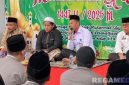 Caption: berdampingan dengan RKH Muhammad Sirullah Jauhari, Kalapas Narkotika Pamekasan (Kusnan) sampaikan sambutan dalam acara maulid nabi Muhammad SAW, (foto istimewa). 