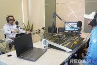 Caption: Kepala Rutan Kelas IIB Sampang Kamesworo, saat podcast di studio radio Salsabila FM,  (foto istimewa). 