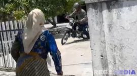 Caption: potongan video viral aksi curanmor, digerebek dan dihadang emak-emak, (dok. regamedianews). 