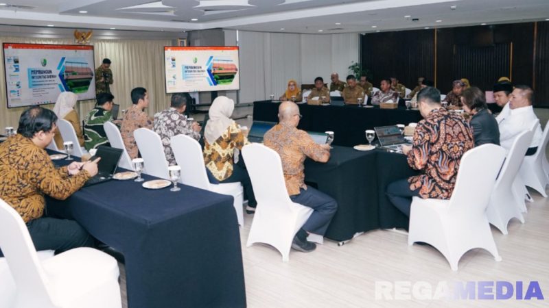 Caption: Pejabat Pemkab Sampang, saat hadiri audiensi dan koordinasi di Gedung KPK RI, (sumber foto: Diskominfo Sampang). 