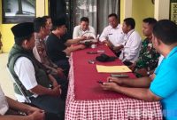 Caption: Forkopimcam Burneh dan perwakilan SPPG, rakor pemetaan wilayah penerima program MBG, (dok. regamedianews). 