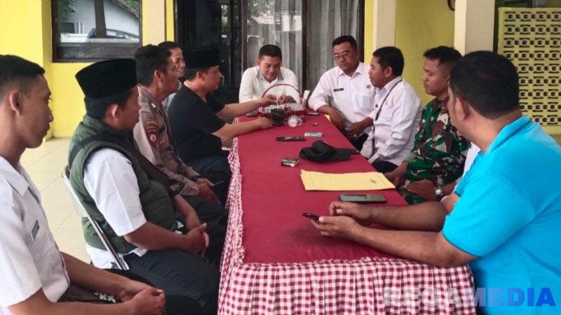 Caption: Forkopimcam Burneh dan perwakilan SPPG, rakor pemetaan wilayah penerima program MBG, (dok. regamedianews). 