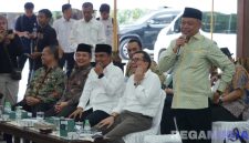 Caption: terlihat Bupati dan Wabup Bangkalan, saat kunjungan spesifik Komisi V DPR RI, (dok. regamedianews). 