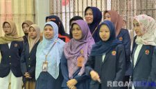 Caption: mahasiswi Universitas Madura (Unira) saat kunjungan ke Lapas Narkotika Pamekasan, (foto istimewa). 