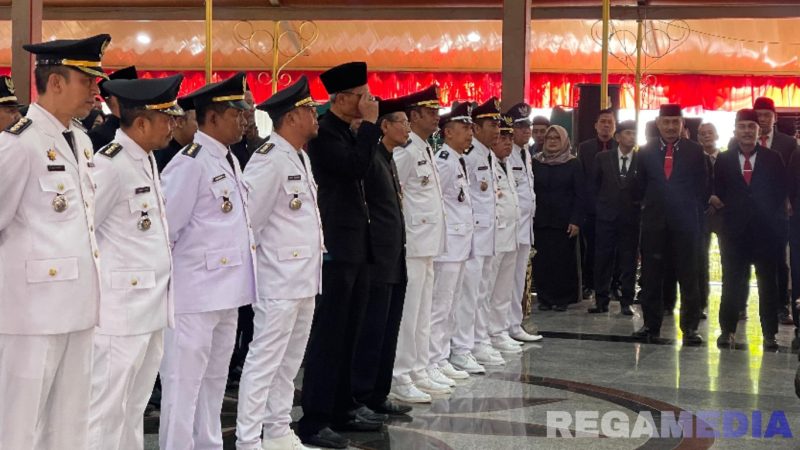 Caption: suasana sebelum berlangsungnya pengambilan sumpah jabatan pejabat, di Pendopo Agung Bangkalan, (dok. regamedianews). 