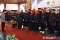 Caption: penandatanganan usai pengukuhan Ikatan Dokter Indonesia Cabang Pamekasan, di Pendopo Ronggosukowati, (dok. regamedianews). 