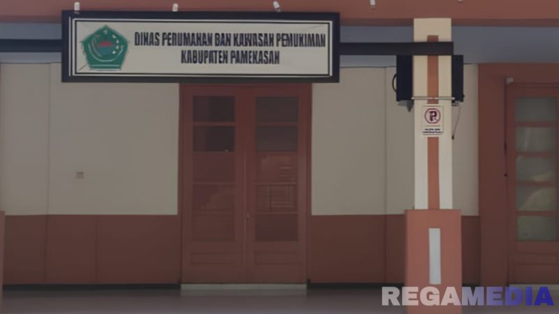 Caption: Kantor DPRKP Kabupaten Pamekasan. 