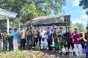Caption: jajaran TNI-Polri saat gelar karya bhakti di Desa Gunung Rancak, (dok. regamedianews). 