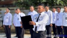 Caption: seluruh pegawai Lapas Narkotika Pamekasan, saat menggelar upacara peringatan Hari Kesaktian Pancasila, (foto istimewa). 