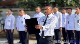 Caption: seluruh pegawai Lapas Narkotika Pamekasan, saat menggelar upacara peringatan Hari Kesaktian Pancasila, (foto istimewa). 