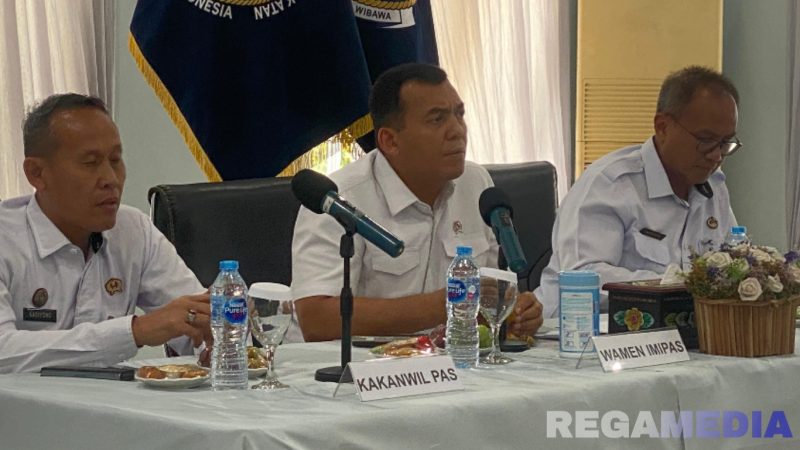 Caption: Wakil Menteri Imipas RI, Silmy Karim, tengah memberikan arahan kepada seluruh jajarannya, (foto istimewa). 