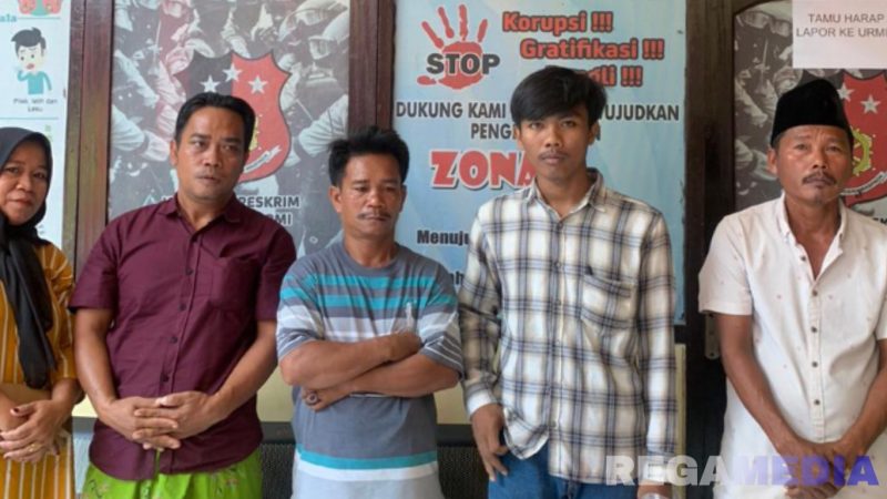 Caption didampingi aktivis PPKB, pihak keluarga korban pemerkosaan mendatangi Polres Bangkalan, (dok. regamedianews). 