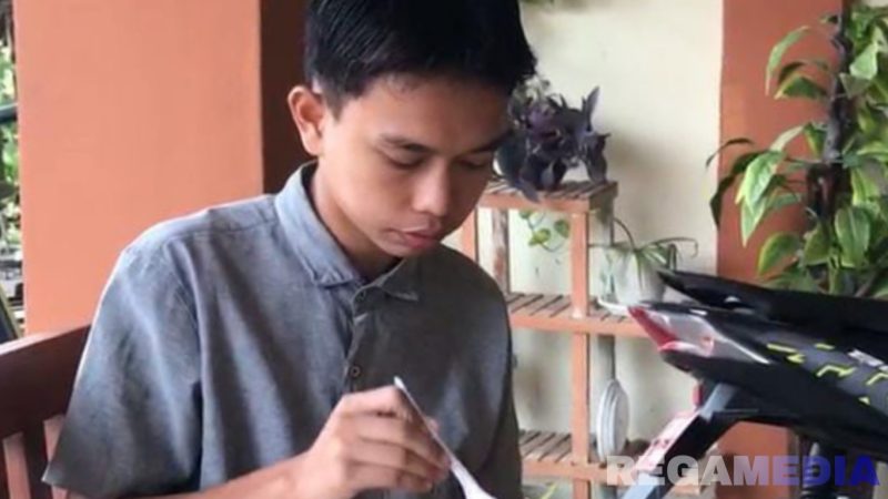 Caption: Yusuf Abdurrahman, santri asal Sampang yang selamat dari ambruknya bangunan mushola Ponpes Al-Khoziny Buduran, (dok. regamedianews). 