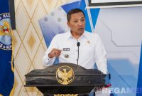Caption: Bupati Sampang H Slamet Junaidi, sampaikan sambutan saat pembukaan kegiatan informasi dan edukasi advokasi P4GN, (sumber foto: Diskominfo Sampang). 
