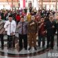 Caption: Sekdakab Bangkalan dan IAI Jatim, pose bersama usai Workshop Revitalisasi Alun-Alun Bangkalan, di Pendopo Agung, (dok. regamedianews). 