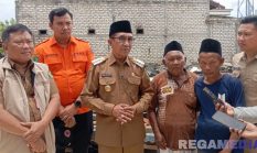 Bupati Pamekasan Sambangi Korban Kebakaran
