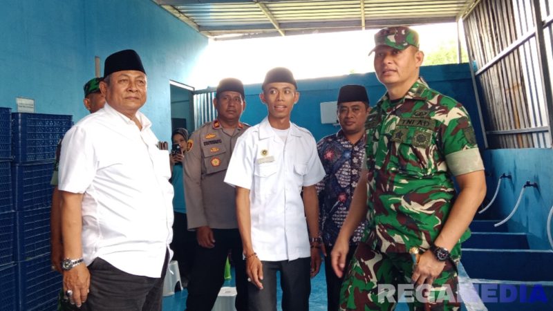 Caption: Dandim 0828 Sampang saat meninjau kesiapan Dapur SPPG Al-Baghdady di Dusun Betes Desa Daleman, (dok. regamedianews).