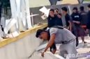 Caption: potongan video viral, saat sejumlah massa aksi demo di Sampang merusak landmark bertuliskan Alun-Alun Trunojoyo, (dok. regamedianews).