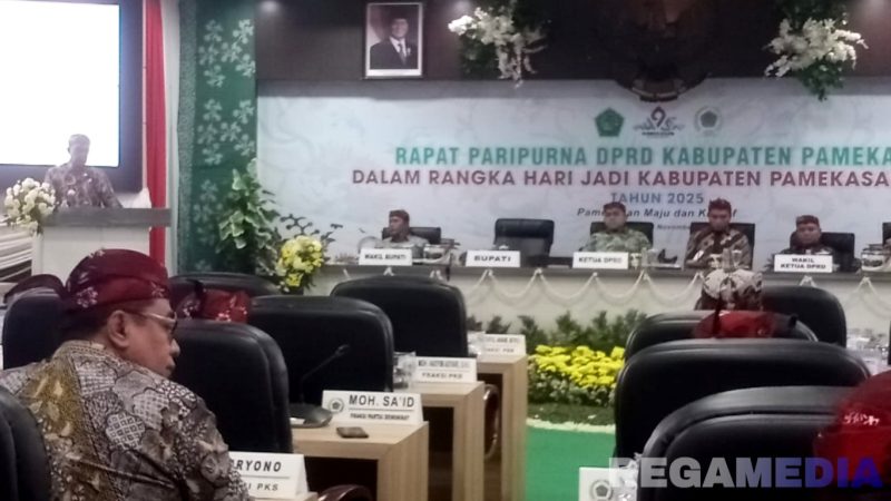 Caption: Bupati Pamekasan Kholilurrahman sampaikan sambutan saat rapat paripurna DPRD, dalam rangka memperingati Hari Jadi Pamekasan ke-495, (dok. regamedianews). 