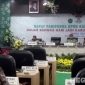 Caption: Bupati Pamekasan Kholilurrahman sampaikan sambutan saat rapat paripurna DPRD, dalam rangka memperingati Hari Jadi Pamekasan ke-495, (dok. regamedianews). 