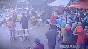 Viral, Pedagang Duel Dengan Jukir Pasar Sampang