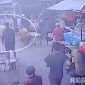 Caption: potongan video rekaman cctv, saat seorang pedagang dan jukir Pasar Srimangunan Sampang terjadi kontak fisik, (dok. regamedianews). 