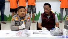 Caption: Kapolres Pamekasan AKBP Hendra Eko Triyulianto, didampingi Kasat Reskrim AKP Doni Setiawan, (dok. regamedianews). 