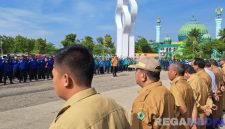 Caption: berlangsungnya apel kesiapsiagaan bencana hidrometeorologi di Monumen Arek Lancor Pamekasan, (dok. regamedianews). 