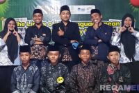 Caption: siswa Markazul Lughah Sabilillah pose bersama, usai kegiatan evaluasi kenaikan level pembelajaran bahasa arab, (dok. regamedianews). 