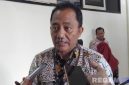 Caption: Kepala BPKPD Pamekasan Sahrul Munir, diwawancara awak media usai rapat evaluasi PAD dan ETPD, (dok. regamedianews). 
