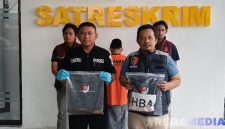 Caption: anggota Satreskrim Polres Pamekasan, tunjukkan barang bukti dan tersangka penganiayaan, (dok. regamedianews). 