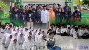 Mahasiswa UTM Sosialisasi Anti Bullying di SMPN 1 Kamal