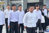 Caption: mahasiswa terpilih dari berbagai kampus di Jawa Timur, mengikuti apel penerimaan peserta magang di Lapas Narkotika Pamekasan, (dok. foto istimewa).