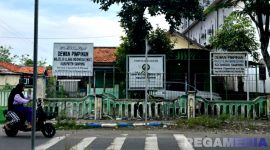 Caption: Kantor Dewan Pimpinan Majelis Ulama Indonesia Kabupaten Sampang, (dok. regamedianews). 