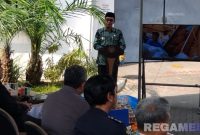 Caption: Bupati Pamekasan Kholilurrahman sampaikan sambutan, saat pelepasan ekspor produk tembakau unggulan Madura, (dok. Kurdi, Rega Media). 