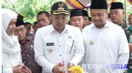 Caption: Bupati dan wakil Bupati Sampang saat resmikan SPPG Alwahidiyah II Omben (dok.istimewa)