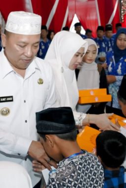 Bupati Sampang Hadirkan Senyum 1.500 Anak Yatim