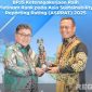 Caption: Direktur Keuangan dan Manajemen Risiko BPJS Ketenagakerjaan, Asep Rahmat Suwandha, menerima reward Platinum Rank ASRRAT 2025, (dok. foto istimewa). 