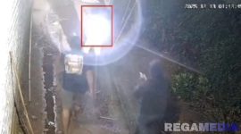 Caption: rekaman cctv, saat pelaku curwan melakukan perlawanan ketika hendak ditangkap anggota Polres Bangkalan, (dok. Syafin, Rega Media). 