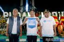 Caption: Bupati Sampang H Slamet Junaidi, pose bersama Wabup KH Ahmad Mahfud dan Dirut PDAM Amin Arif Tritana, tunjukkan logo baru Perumdam Trunojoyo, (sumber foto: Diskominfo Sampang). 