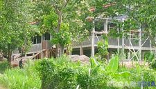 Caption: tampak pekerjaan proyek revitalisasi SMKN Model Gorontalo masih belum selesai sesuai waktu yang ditentukan, (dok. Yusrianto, Rega Media).