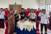 Caption: pose bersama Kalapas Narkotika Pamekasan saat acara workshop literasi warga binaan pemasyarakatan, (dok. foto istimewa). 