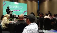 Caption: Pjs Kepala Departemen Komunikasi SKK Migas, Arief Hermawan, sampaikan sambutannya dalam acara Media Briefing Hulu Migas 2025, (dok. Harry, Rega Media). 