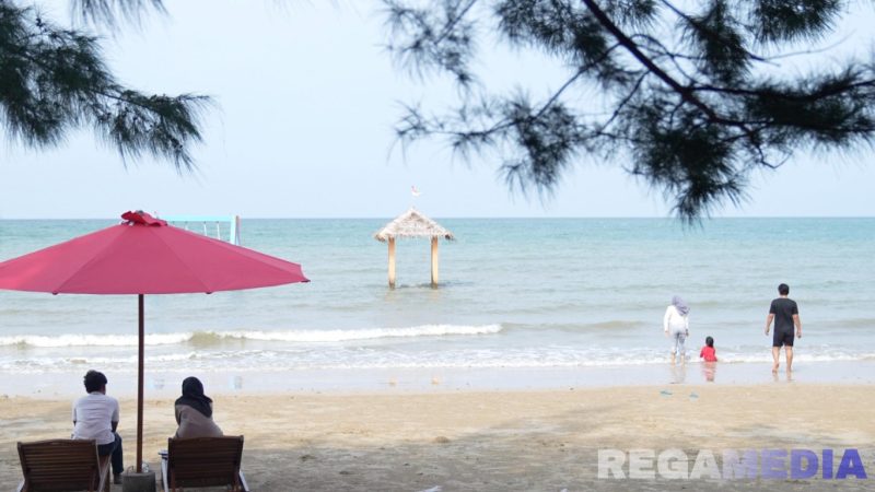 Caption: Wisata Pantai Pasir Putih Tlangoh Bangkalan Madura, (dok. foto istimewa). 