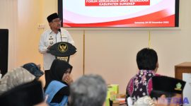 Caption: Wabup Sumenep KH Imam Hasyim, sampaikan sambutan dalam acara safari kerukunan di Aula Bappeda, (sumber foto: Sumenep.go.id). 