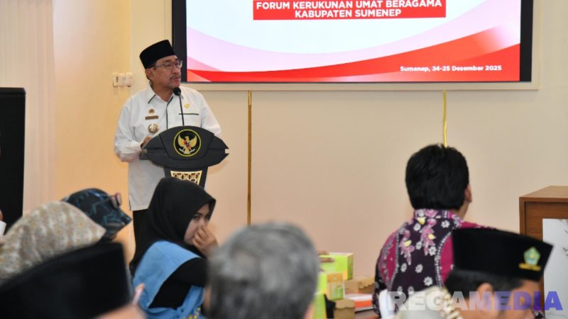 Caption: Wabup Sumenep KH Imam Hasyim, sampaikan sambutan dalam acara safari kerukunan di Aula Bappeda, (sumber foto: Sumenep.go.id). 