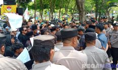 Buntut Kasus RS Nindhita, DPRD Sampang Didemo