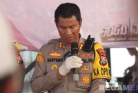 Caption: Kapolres Sampang AKBP Hartono ungkap kasus kriminalitas selama tahun 2025 yang mendominasi, (sumber foto: Humas Polres Sampang). 